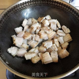五花肉烧虎皮鹌鹑蛋步骤3