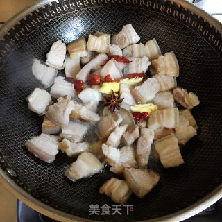 五花肉烧虎皮鹌鹑蛋步骤4