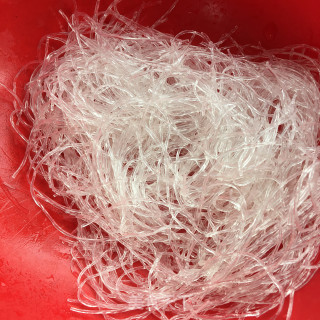 蒜蓉粉丝蒸金针菇步骤1