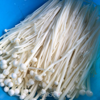 蒜蓉粉丝蒸金针菇步骤2