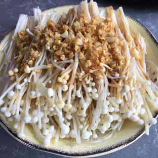 蒜蓉粉丝蒸金针菇步骤6