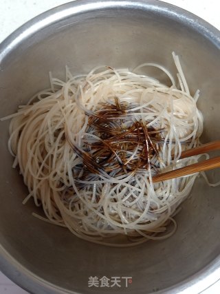 豆芽鸡蛋炒粉条步骤2