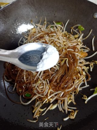 豆芽鸡蛋炒粉条步骤11