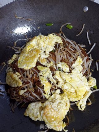 豆芽鸡蛋炒粉条步骤14
