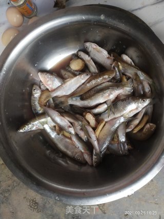 香酥炸鱼步骤1
