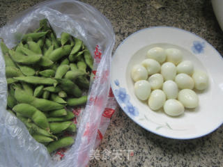 虎皮鹌鹑蛋烧毛豆步骤1