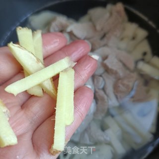 莲藕炖精肉步骤10