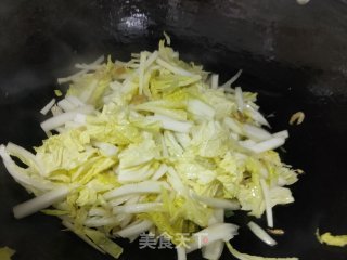 红薯粉丝炒娃娃菜步骤5