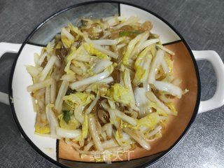 红薯粉丝炒娃娃菜步骤10