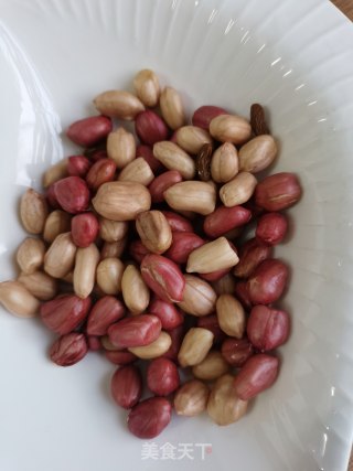 肉末花生焖豆角干步骤1