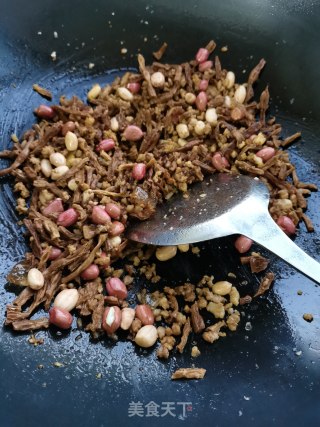 肉末花生焖豆角干步骤9