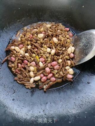 肉末花生焖豆角干步骤10