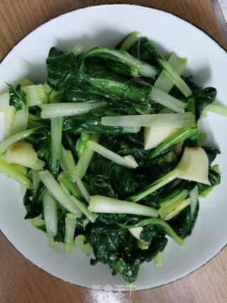 蒜炒匙羹白（小白菜）步骤7