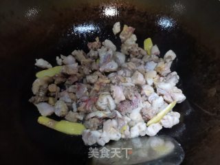 啤酒炖碎碎土鸡步骤3