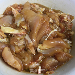 芋头蒸鸡腿步骤1