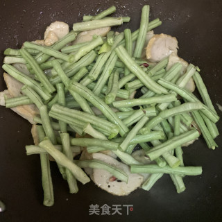 豆角炒肉饼步骤6