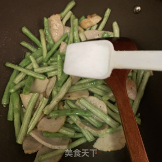 豆角炒肉饼步骤7