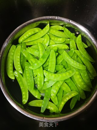 培根炒荷兰豆步骤1