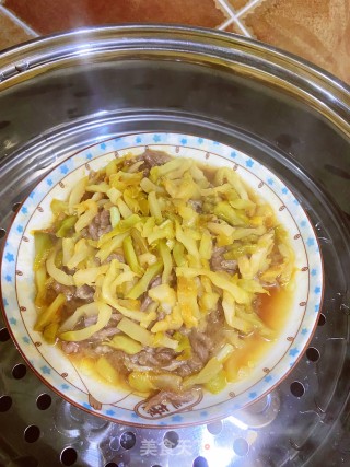 榨菜蒸牛肉丝步骤5