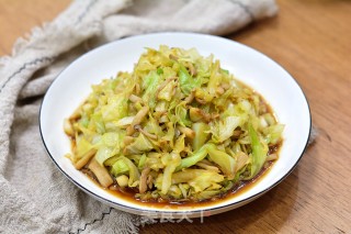 圆白菜炒菌菇步骤7
