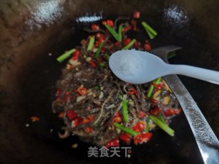 韭菜炒牛百叶步骤7