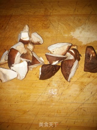 蒜苔香菇炒鸡蛋步骤2