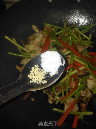 蒜苔香菇炒鸡蛋步骤13