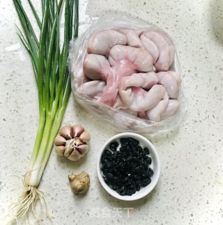 豆豉蒸花肠步骤1