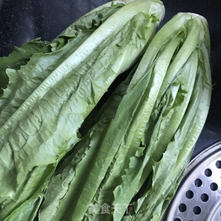 核桃油炒油麦菜步骤1
