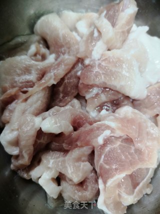 肉片炒荷兰豆步骤1