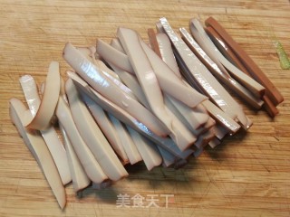 3分钟家常快手菜～青椒炒豆干丝步骤3