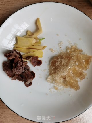 莲藕酸梅烧鸭步骤1