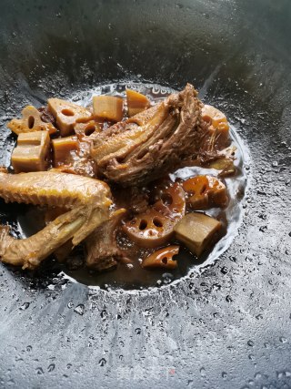 莲藕酸梅烧鸭步骤11