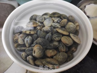 紫苏炒蚬步骤1