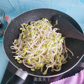 五花肉豆芽炖粉条步骤6