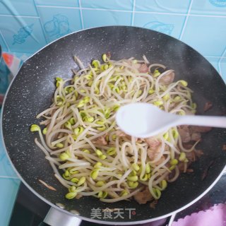 五花肉豆芽炖粉条步骤9