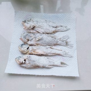 椒盐黄花鱼步骤5