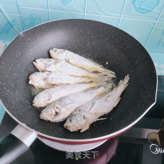 椒盐黄花鱼步骤6