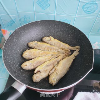 椒盐黄花鱼步骤7