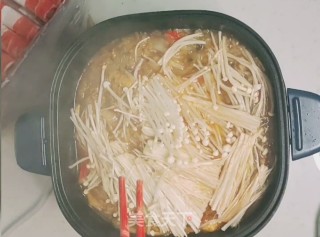 酸菜肥牛粉丝煲步骤7