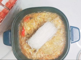 酸菜肥牛粉丝煲步骤6