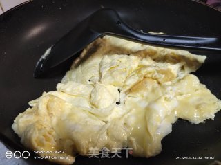 鸡蛋白菜梗炒肉片步骤2
