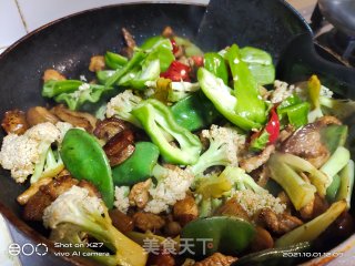 扁豆花菜炒肉步骤6