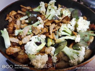 扁豆花菜炒肉步骤5