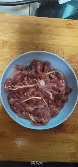 牛肉片烧番茄步骤1