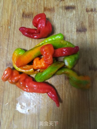 尖椒炒眉豆步骤1