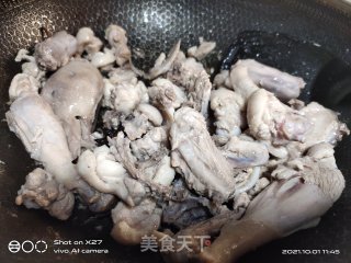 芋头莲藕炖鸭子步骤5