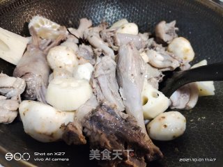 芋头莲藕炖鸭子步骤6