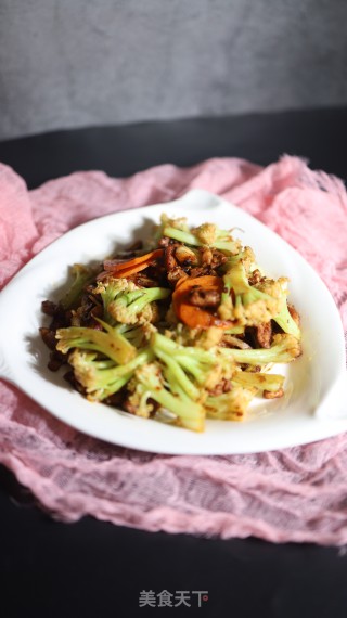 鸭肉煸炒花菜步骤8