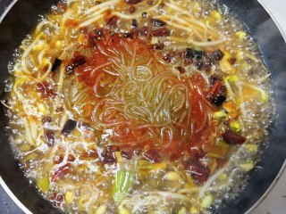 牛肉卷豆芽煮粉条步骤12